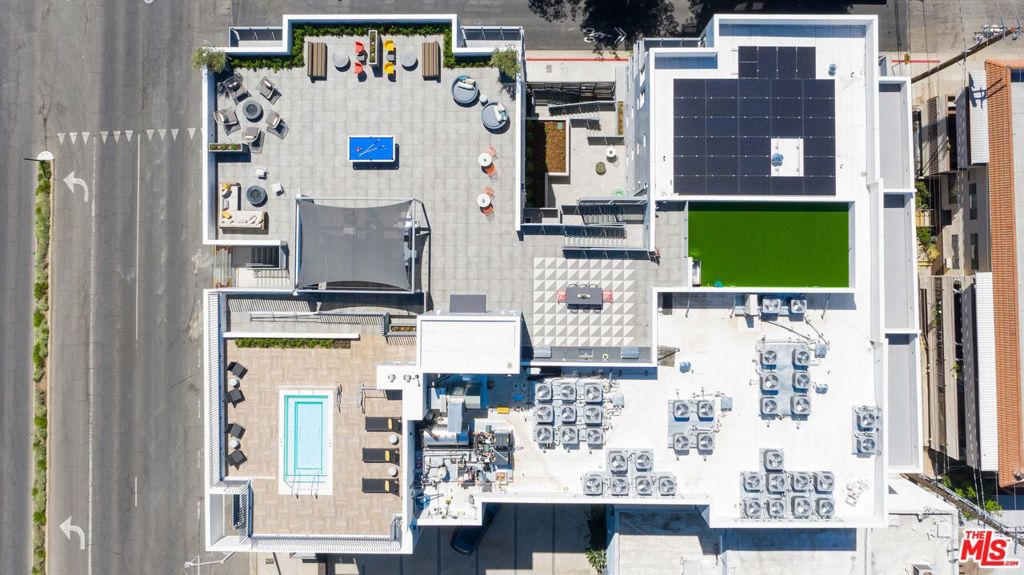 Residential Lease for rent at 1001 N FAIRFAX Avenue PH3, West Hollywood, Los Angeles County CA featuring 3 beds and 3 baths