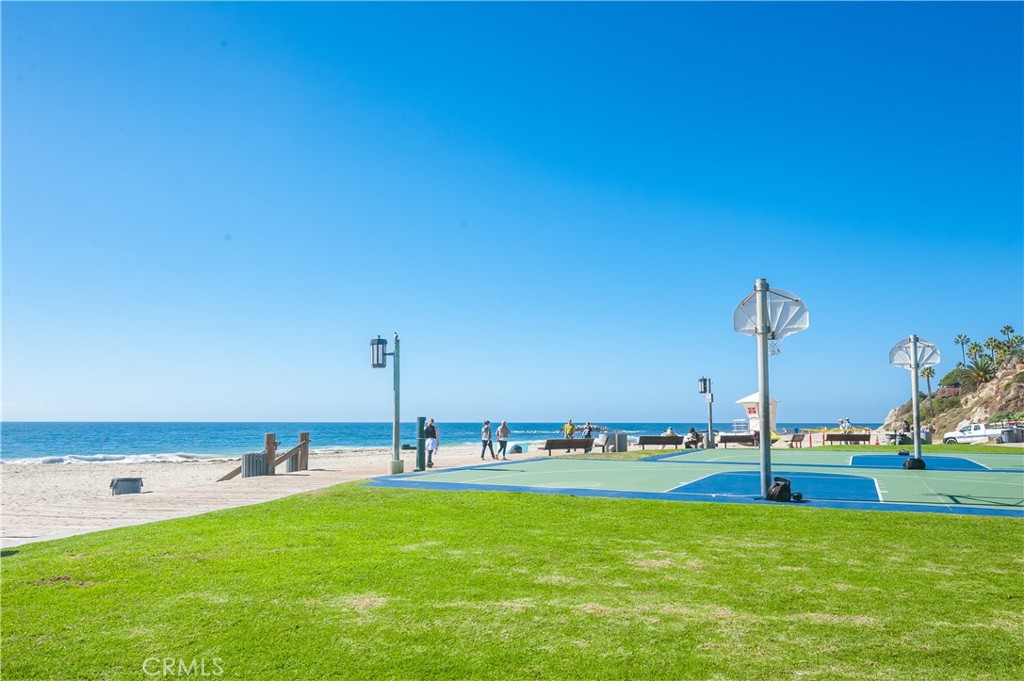 Residential Lease for rent at 251 Lower Cliff 15, Laguna Beach CA featuring 1 bed and 1 bath