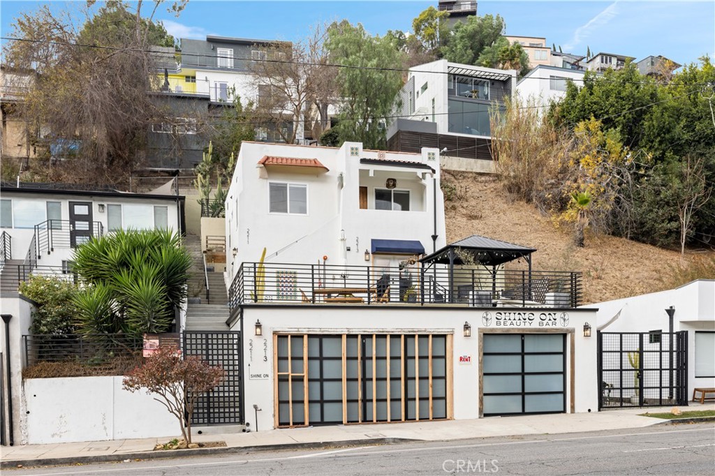 Residential Lease for rent at 2211 Hyperion Avenue, Los Angeles, Los Angeles County CA featuring 2 beds and 1 bath