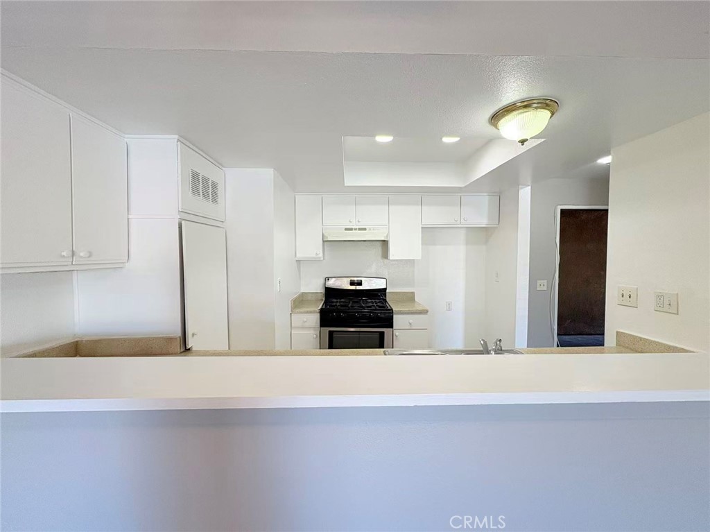 Residential Lease for rent at 322 West Ave 38 G, Los Angeles, Los Angeles County CA featuring 2 beds and 1 bath