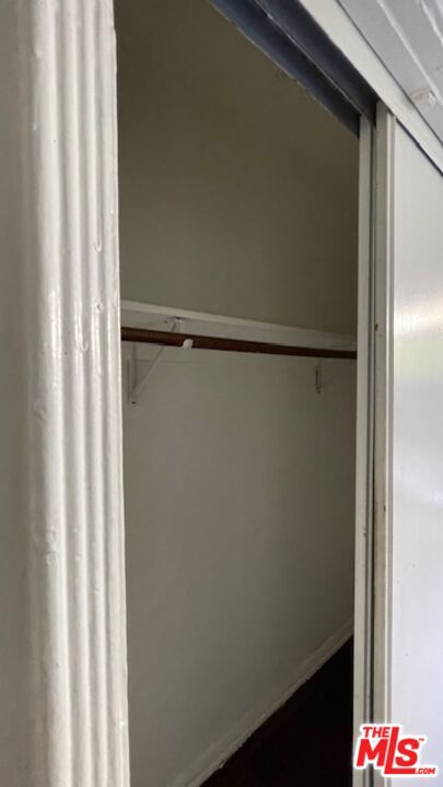 Residential Lease for rent at 933 S Hobart Boulevard 1/4, Los Angeles, Los Angeles County CA and 1 bath