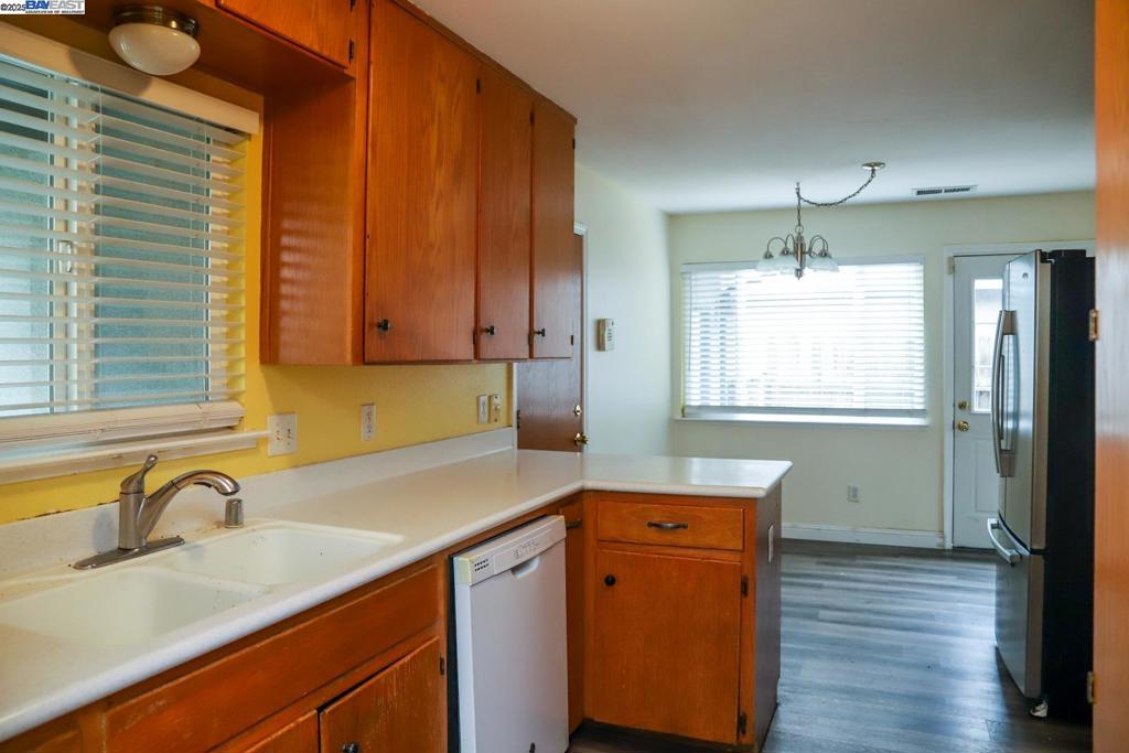 Residential for sale at 4295 N Archie Avenue, Fresno CA featuring 3 beds and 2 baths