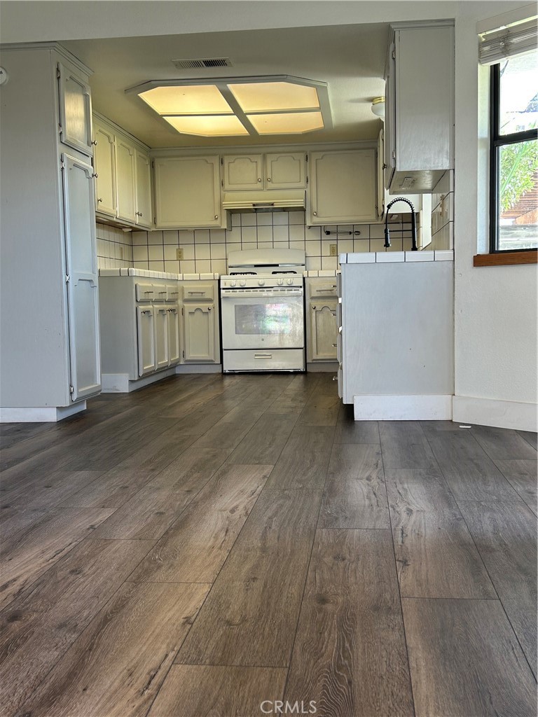 Residential Lease for rent at 21109 Windsong, California City CA featuring 3 beds and 3 baths