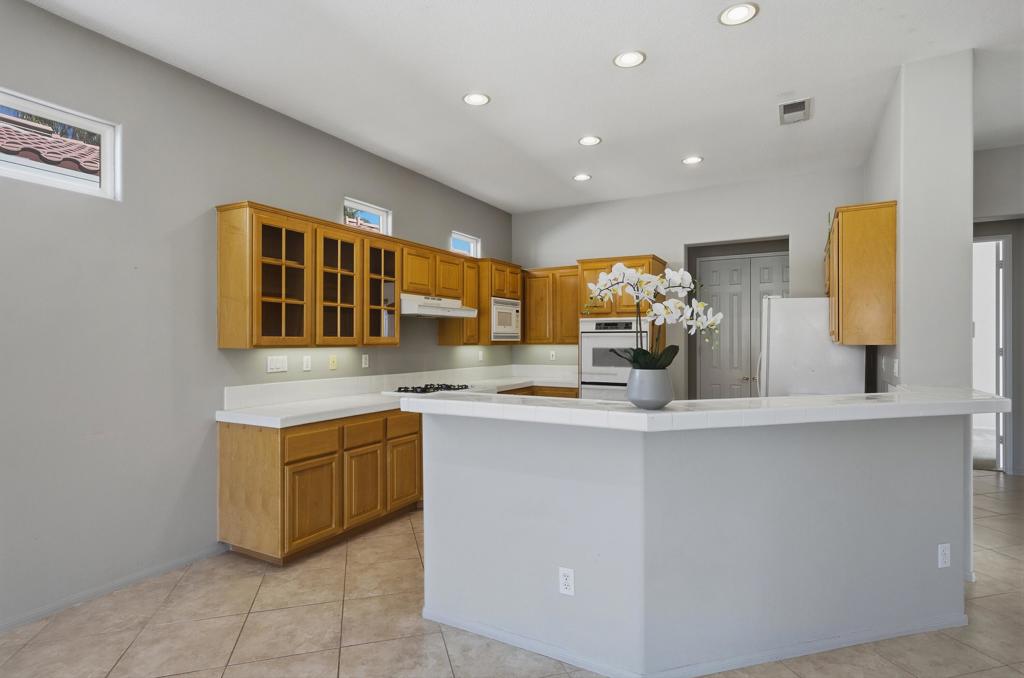 Residential for sale at 78055 Calle Norte, La Quinta CA featuring 2 beds and 2 baths