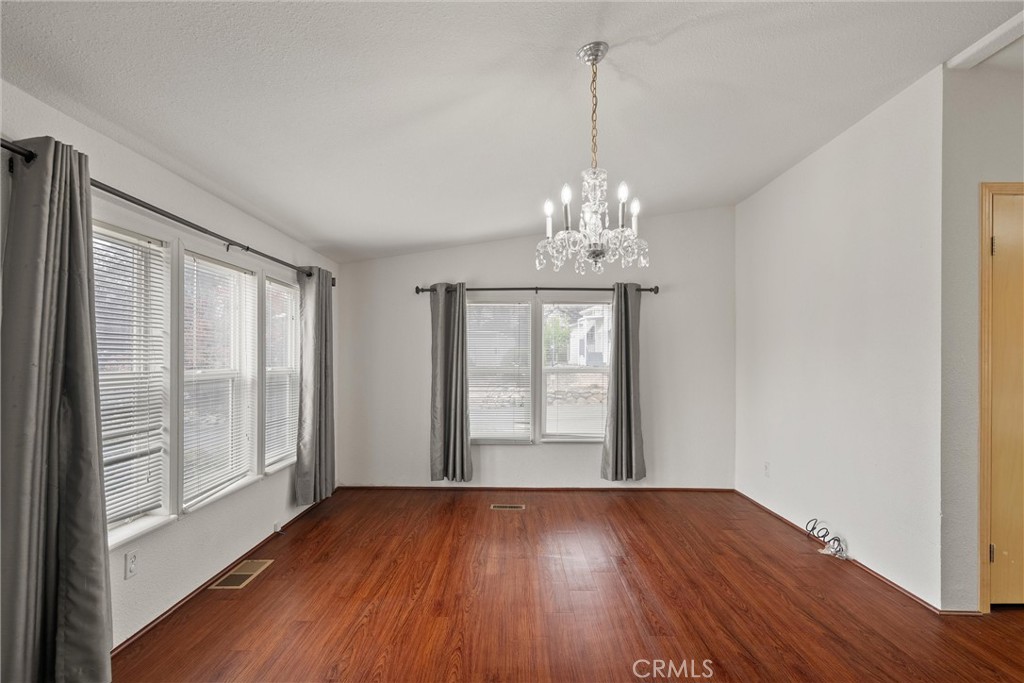 Manufactured In Park for sale at 406 Tanglewood Parkway, Oroville CA featuring 3 beds and 2 baths