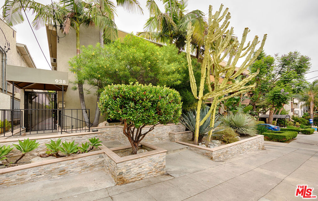 Residential Lease for rent at 938 Palm Avenue 8, West Hollywood CA featuring 3 beds and 2 baths
