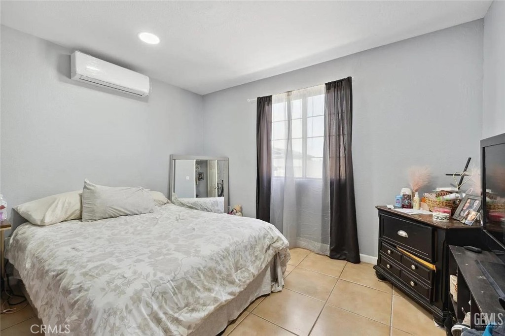 Residential Income for sale at 603 Hill Street, Bakersfield CA