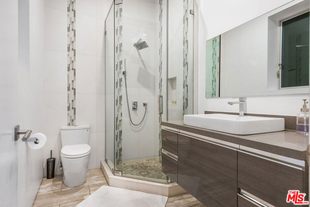 Residential Lease for rent at 1717 Sunset Plaza, Los Angeles CA featuring 4 beds and 6 baths