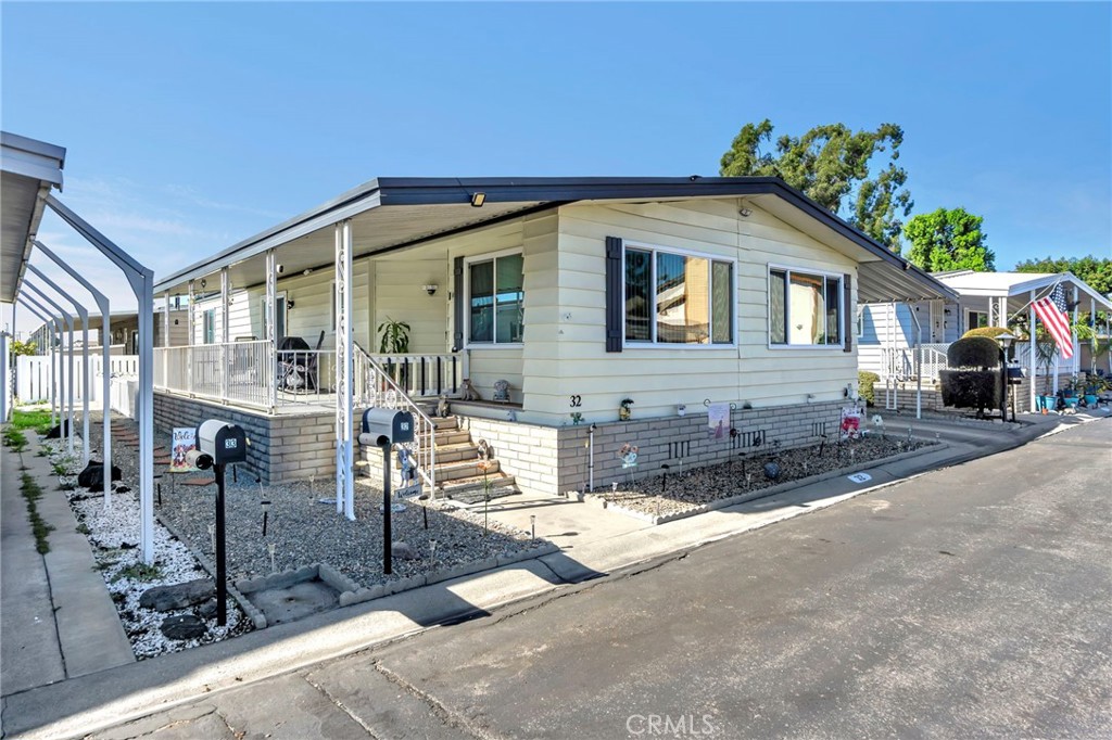 Manufactured In Park for sale at 6741 Lincoln Avenue 32, Buena Park CA featuring 2 beds and 2 baths