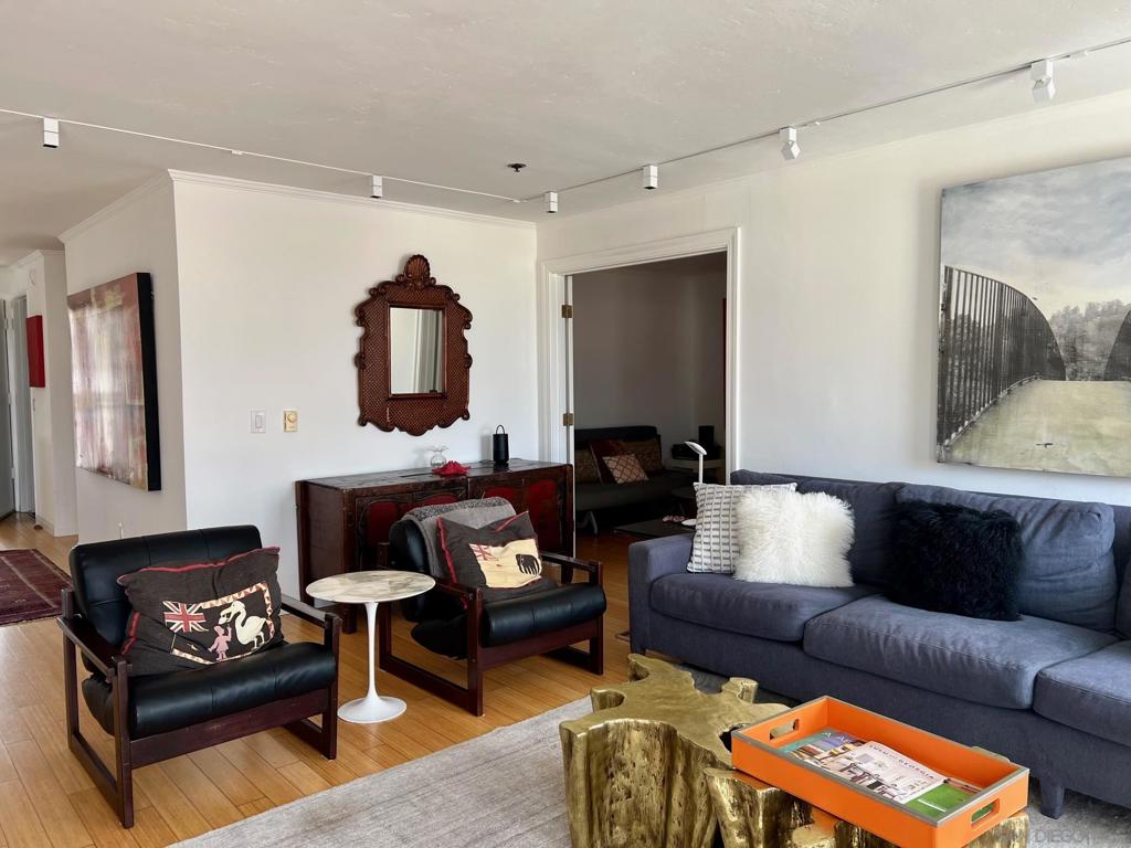 Residential Lease for rent at 8263 Camino Del Oro 279, La Jolla, San Diego County CA featuring 2 beds and 2 baths