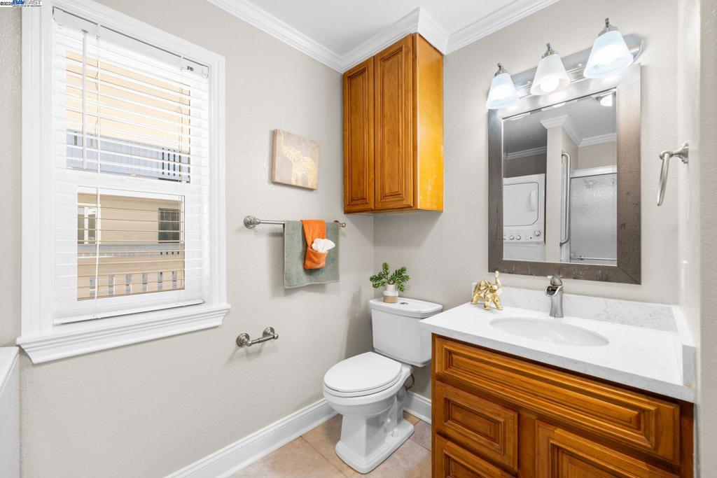 Residential for sale at 3841 Vineyard Ave. 18 / B, Pleasanton CA featuring 1 bed and 1 bath