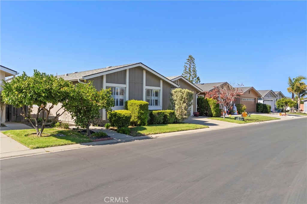 Manufactured In Park for sale at 2205 Vista Promesa, Santa Maria CA featuring 3 beds and 2 baths