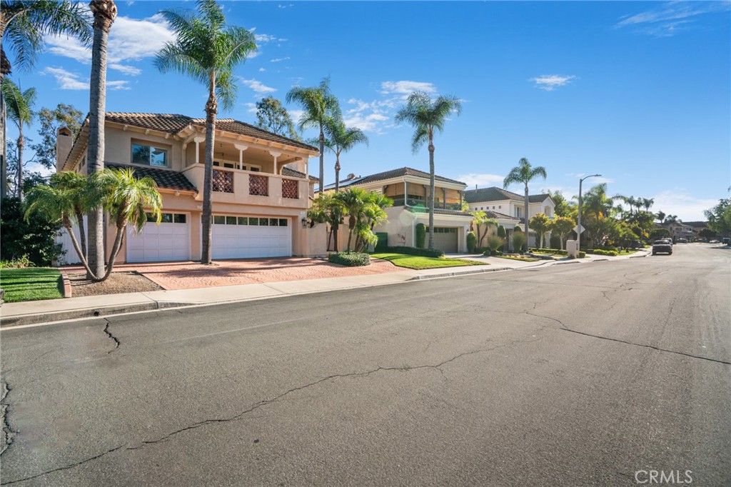 Residential for sale at 40 Mancera, Rancho Santa Margarita CA featuring 5 beds and 4 baths
