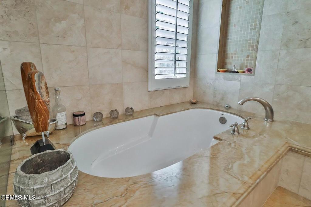 Residential Lease for rent at 963 Corte Augusta, Camarillo CA featuring 4 beds and 3 baths