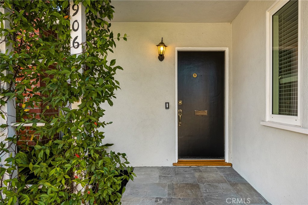 Residential for sale at 906 E Buffalo Avenue, Santa Ana CA featuring 3 beds and 2 baths