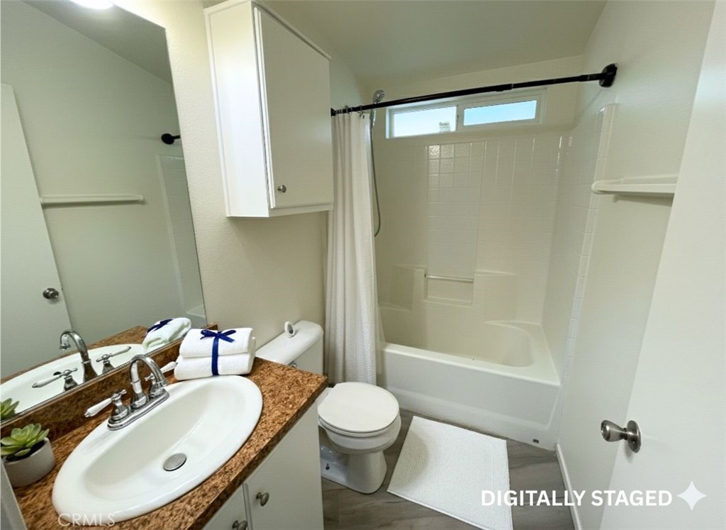 Manufactured In Park for sale at 2205 W Acacia Avenue 6, Hemet CA featuring 3 beds and 2 baths