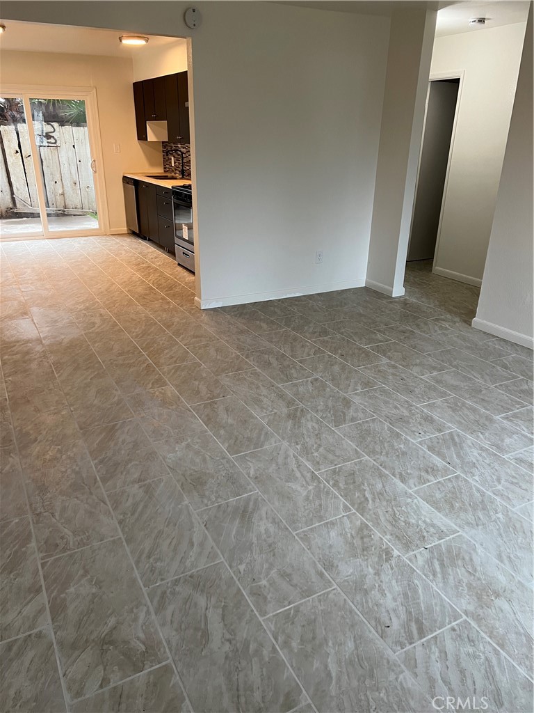 Residential Lease for rent at 136 W Saginaw Way 104, Fresno CA featuring 2 beds and 1 bath