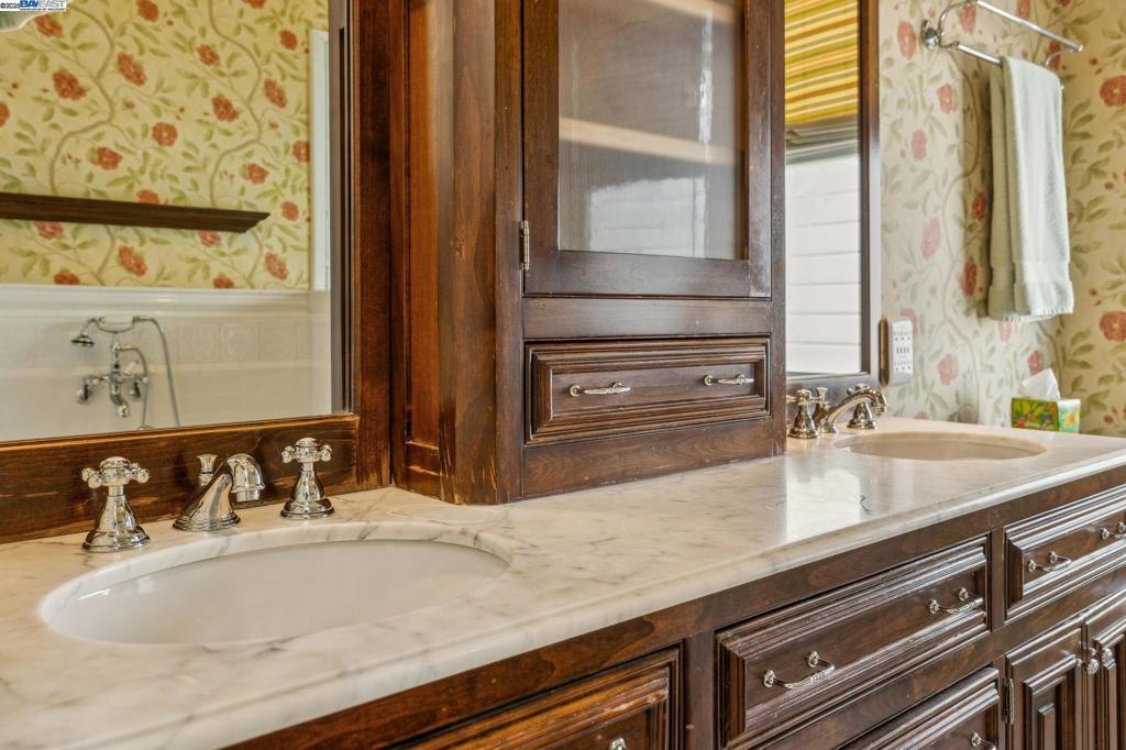 Residential for sale at 2070 Bush St, San Francisco CA featuring 3 beds and 3 baths