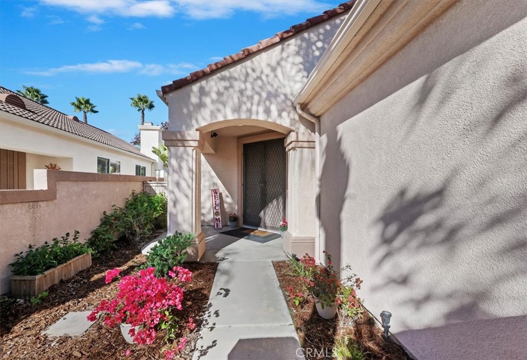 Residential for sale at 40053 Corte Fortuna, Murrieta CA featuring 3 beds and 2 baths