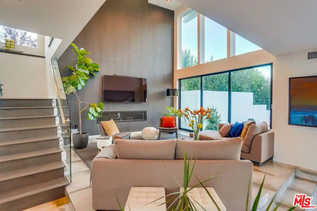 Residential Lease for rent at 3437 Troy Drive, Los Angeles, Los Angeles County CA featuring 4 beds and 4 baths