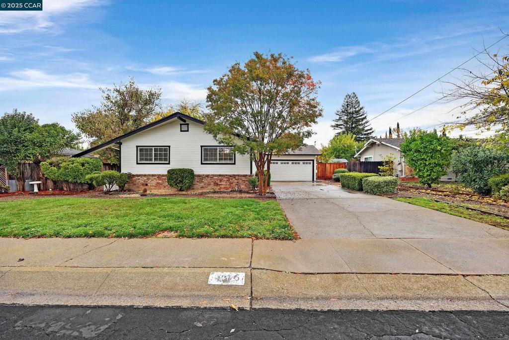 Residential for sale at 4045 Sacramento St, Concord CA featuring 3 beds and 2 baths