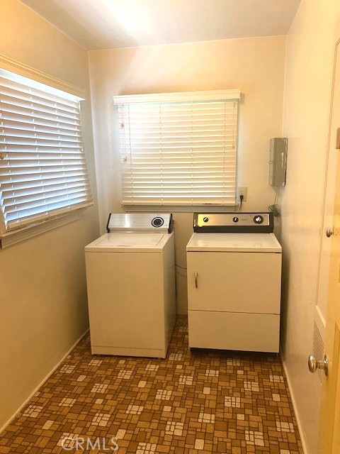 Residential for sale at 8 W 25th Street, Merced CA featuring 2 beds and 1 bath