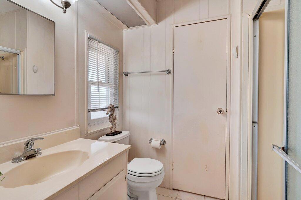 Manufactured In Park for sale at 74636 Azurite Circle E, Palm Desert CA featuring 2 beds and 2 baths