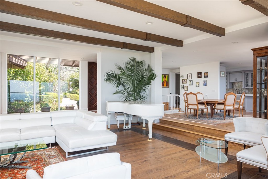 Residential Lease for rent at 1401 EMERALD BAY, Laguna Beach CA featuring 3 beds and 5 baths