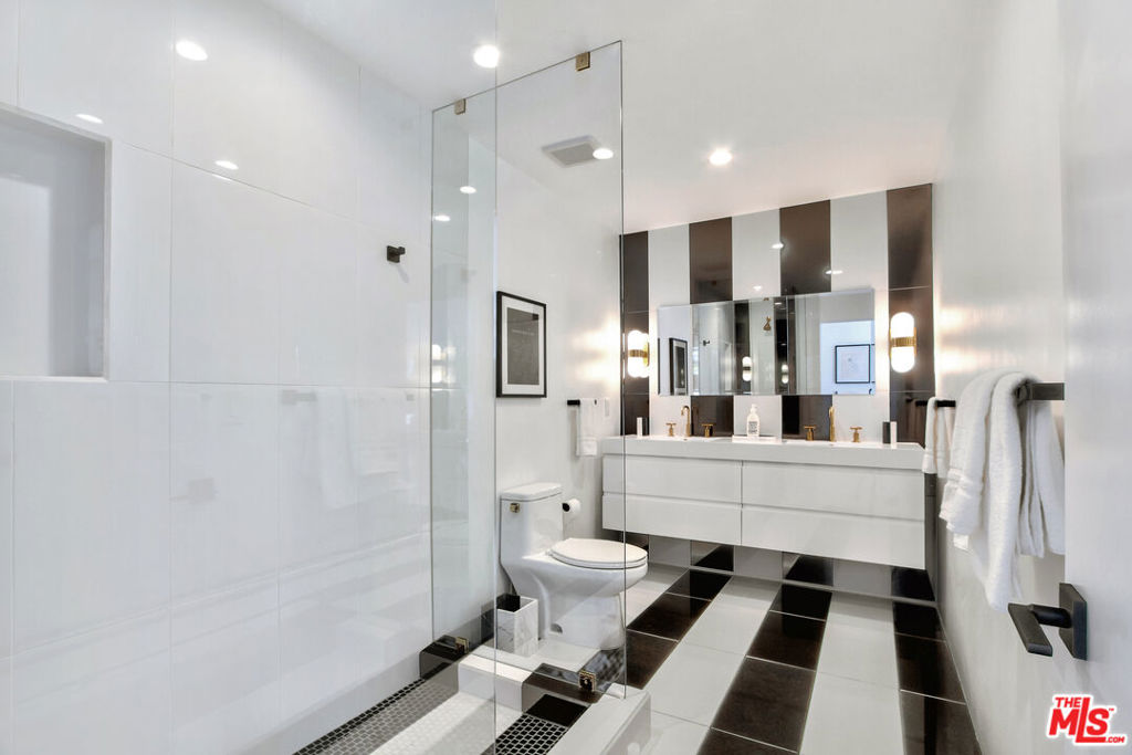 Residential for sale at 678 S Thornhill Road, Palm Springs CA featuring 4 beds and 6 baths