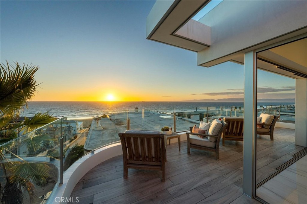 Residential for sale at 3601 Bayview Drive, Manhattan Beach CA featuring 3 beds and 4 baths