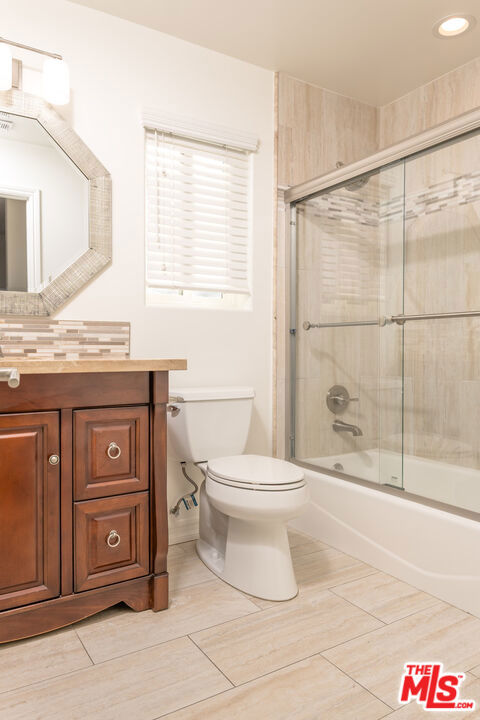 Residential Lease for rent at 234 E Tamarack Avenue, Inglewood CA featuring 2 beds and 2 baths