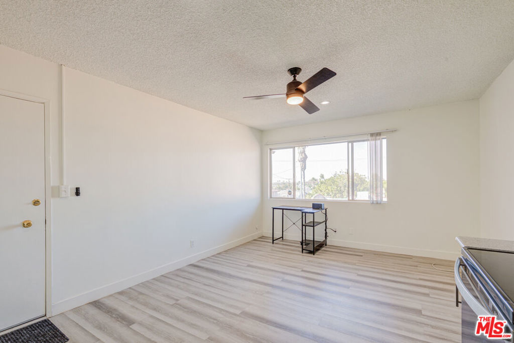 Residential Lease for rent at 305 E Plymouth A, Inglewood, Los Angeles County CA and 1 bath