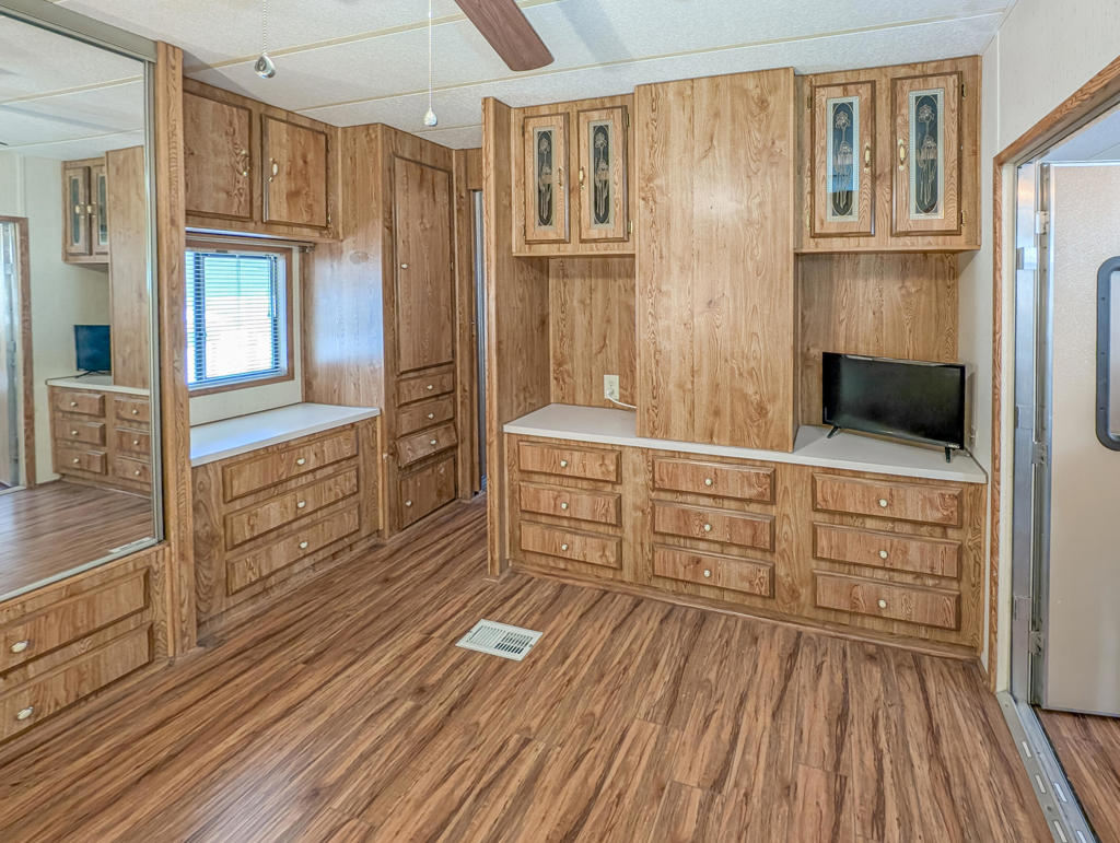 Manufactured In Park for sale at 70200 Dillon Road 93, Desert Hot Springs CA featuring 2 beds and 1 bath