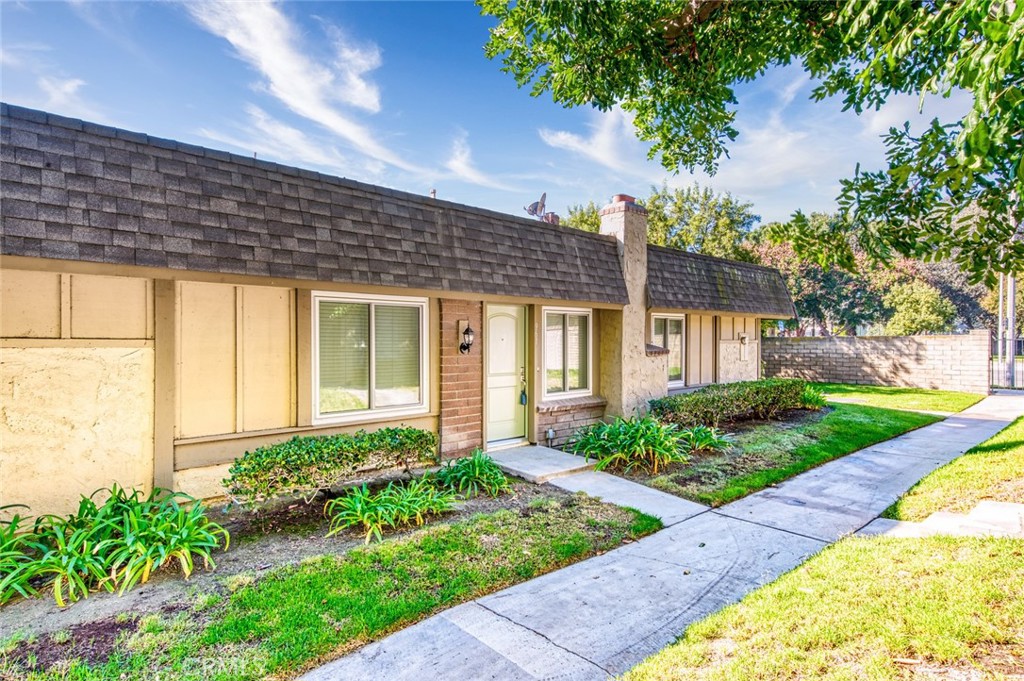 Residential Lease for rent at 961 S Mintwood, Anaheim CA featuring 3 beds and 2 baths