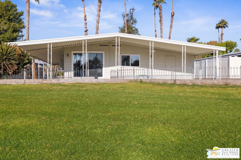 Manufactured In Park for sale at 443 Paseo Perdido, Cathedral City CA featuring 2 beds and 2 baths