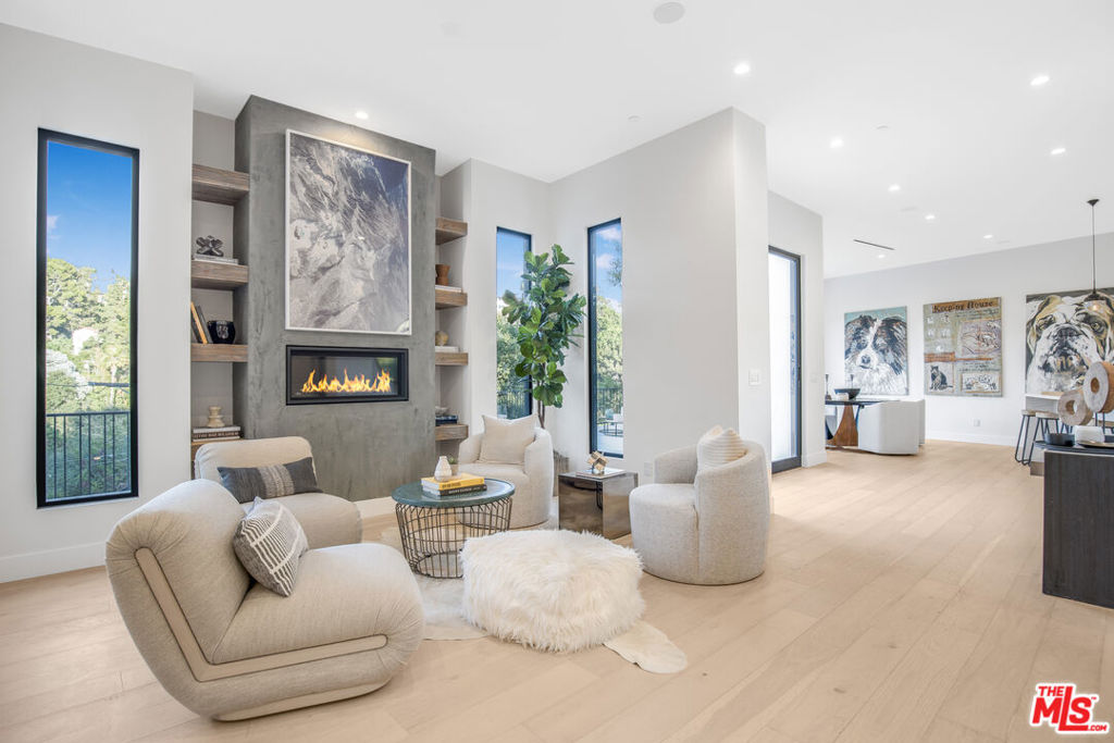 Residential Lease for rent at 3101 Belden Dr, Los Angeles, Los Angeles County CA featuring 3 beds and 3 baths