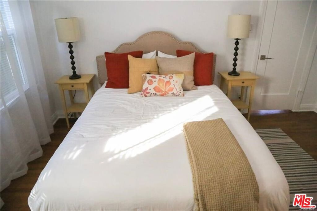 Residential Lease for rent at 601 S Sweetzer Avenue, Los Angeles, Los Angeles County CA featuring 3 beds and 2 baths