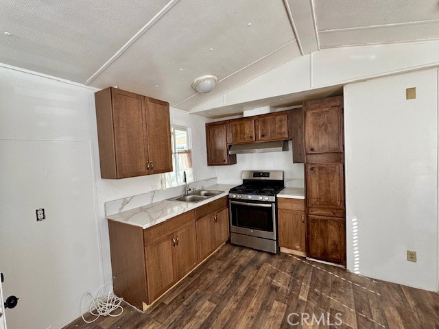 Manufactured In Park for sale at 15798 Slover Ave Spc 30, Fontana CA featuring 2 beds and 1 bath