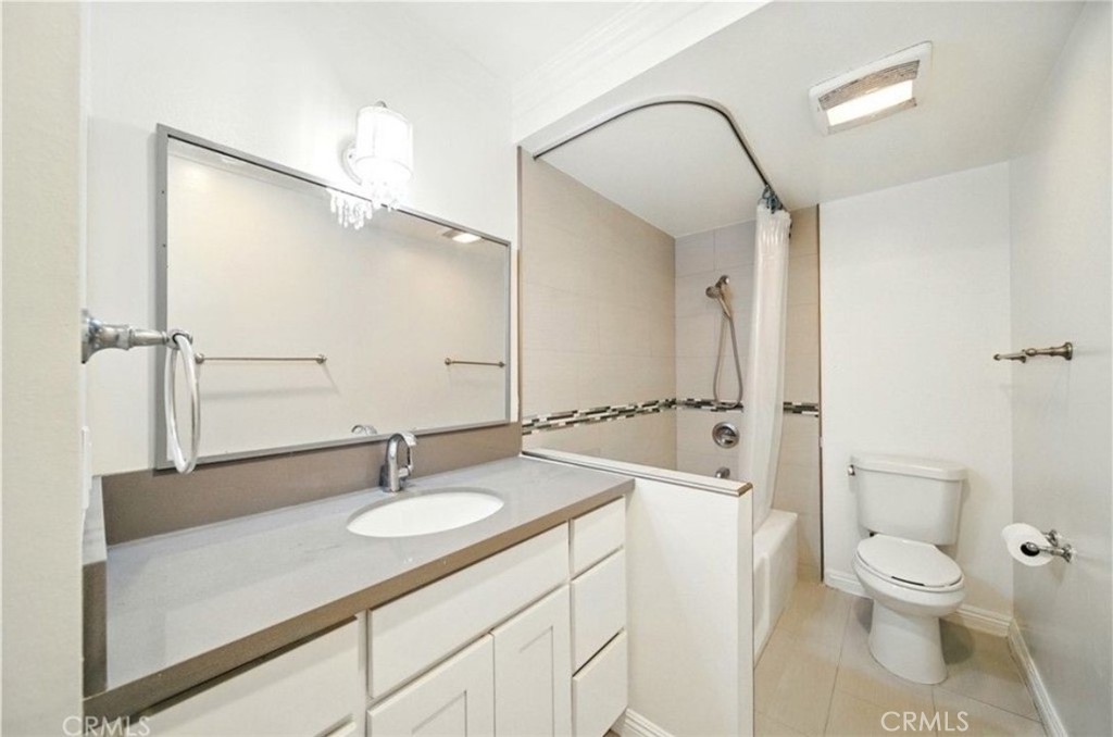 Residential Lease for rent at 471 W Duarte Rd 216, Arcadia CA featuring 2 beds and 2 baths