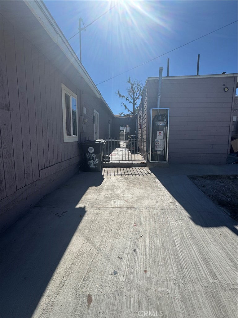 Residential for sale at 309 Pioneer, Barstow CA featuring 6 beds and 4 baths