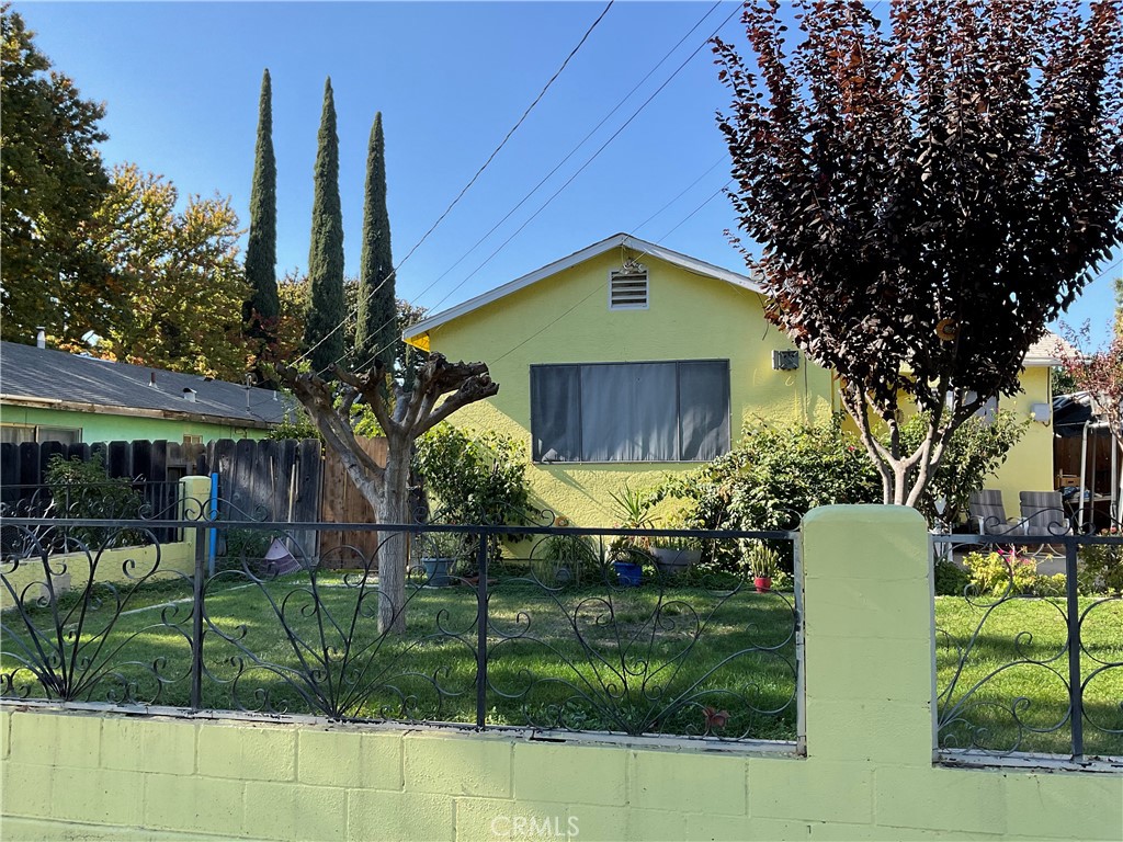 Residential for sale at 915 R Street, Merced CA featuring 3 beds and 1 bath
