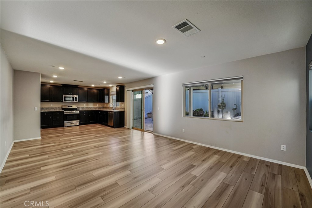 Residential for sale at 32976 Middlegate, Lake Elsinore CA featuring 3 beds and 3 baths