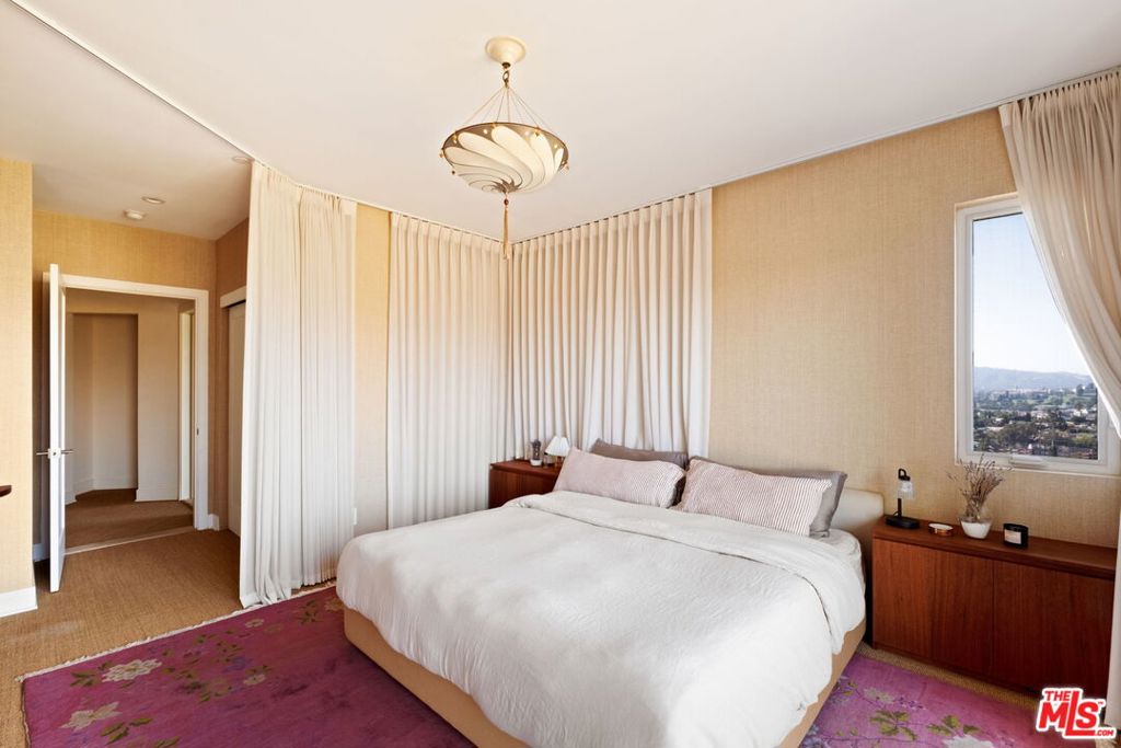 Residential Lease for rent at 3663 Kinney Street, Los Angeles, Los Angeles County CA featuring 3 beds and 3 baths