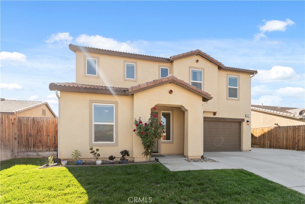Residential for sale at 802 Reisling, Coalinga CA featuring 5 beds and 3 baths