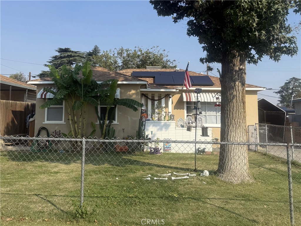 Residential for sale at 2202 Bedford, Bakersfield CA featuring 3 beds and 1 bath