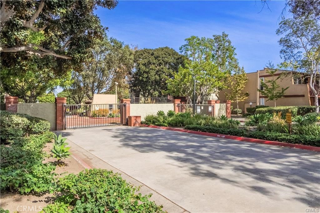 Residential Lease for rent at 1040 W Macarthur 35, Santa Ana CA featuring 2 beds and 1 bath