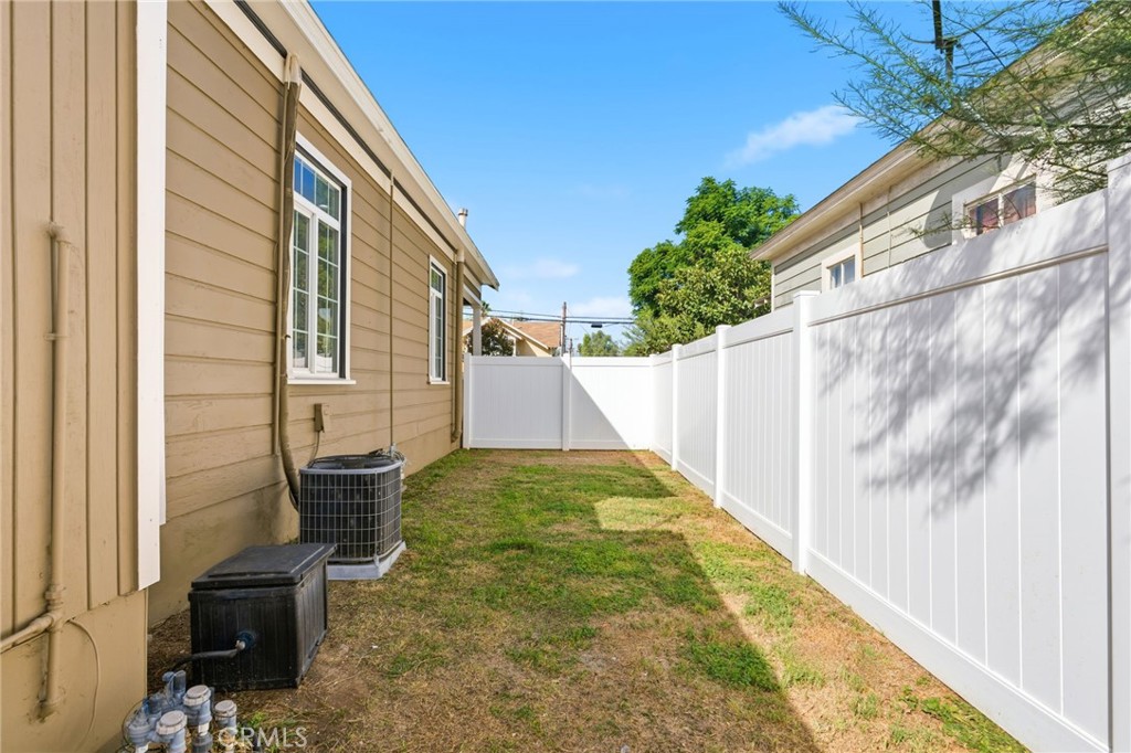 Residential for sale at 3756 Locust, Riverside CA featuring 2 beds and 1 bath