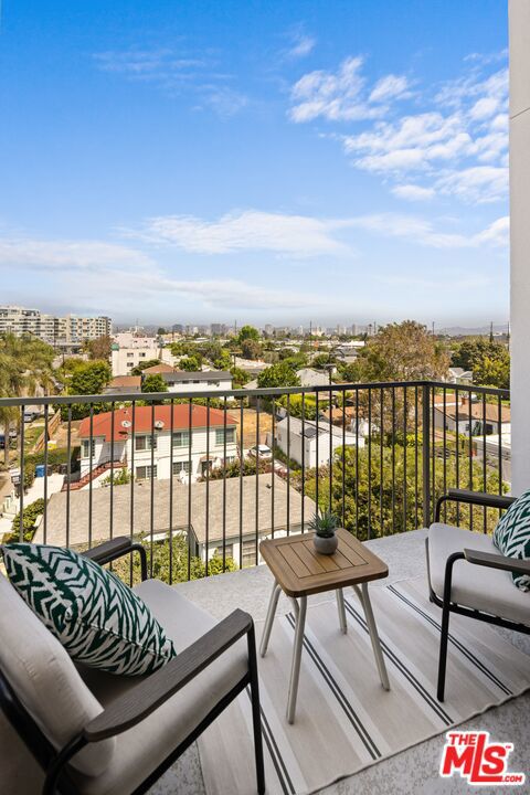 Residential Lease for rent at 2600 S Sepulveda Boulevard Unit 510, Los Angeles, Los Angeles County CA featuring 4 beds and 4 baths