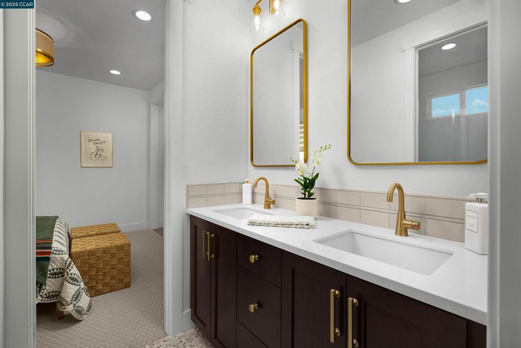 Residential for sale at 3576 Darnoch Ave., Lathrop CA featuring 5 beds and 5 baths