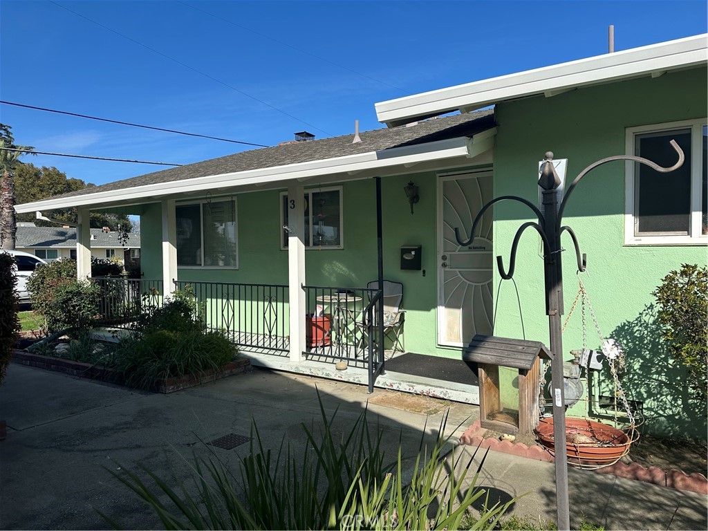 Residential for sale at 102 E 18 th, Marysville CA featuring 3 beds and 2 baths